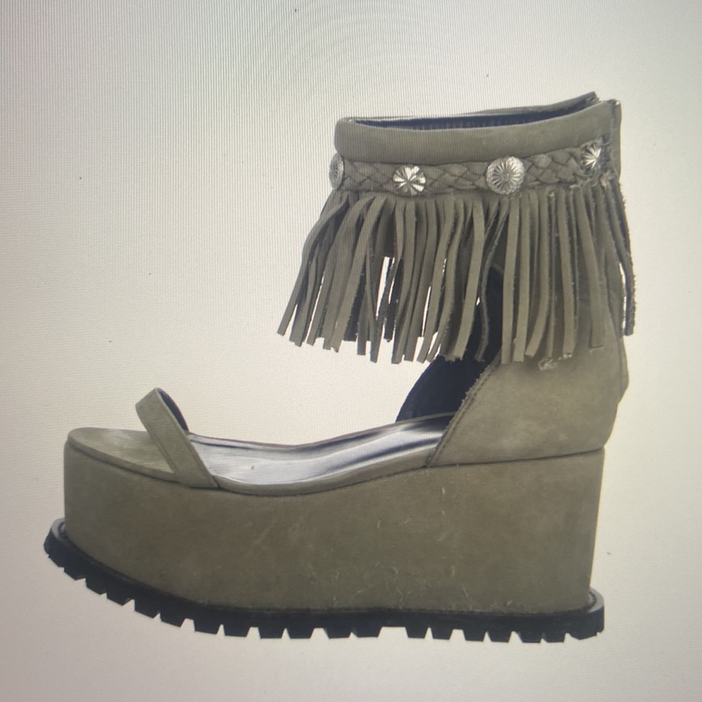 SACHI Suede Fringe Trim Accent Sandals - Size 6